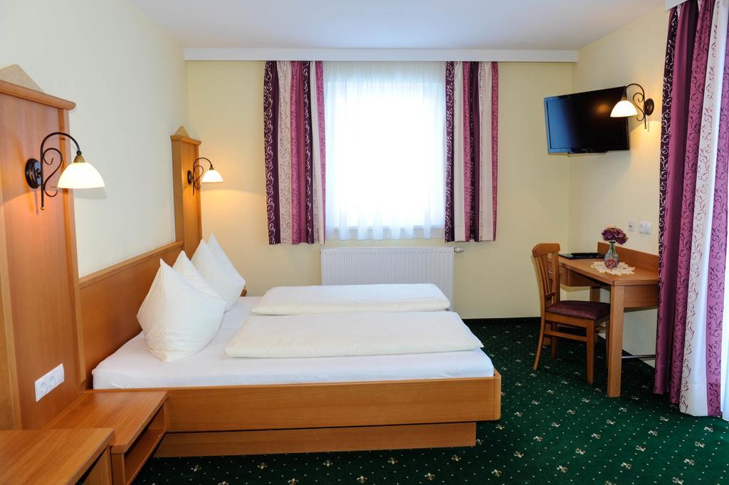 Hotel Posauner Санкт Файт им Понгау Екстериор снимка